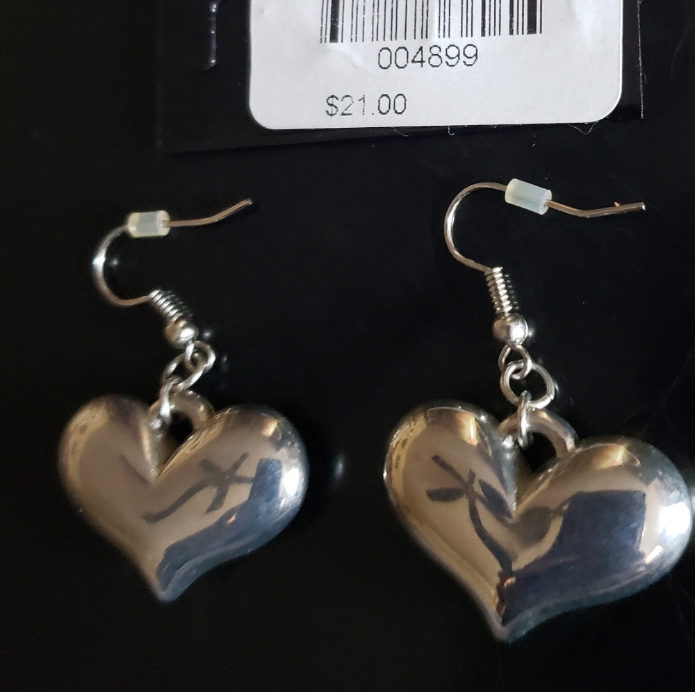NWT Silver heart drop earrings
